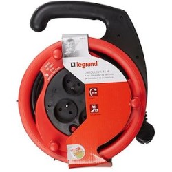 Enrouleur à usage domestique avec 4x2P+T avec éclips de protection longueur 15m