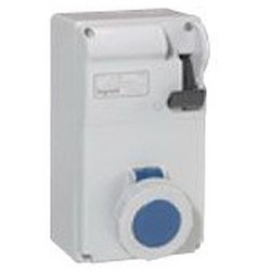 Coffret P17 IP55 avec interrupteur et 1 prise 32A 2P+T - 200V~ à 250V~ 50Hz-60Hz